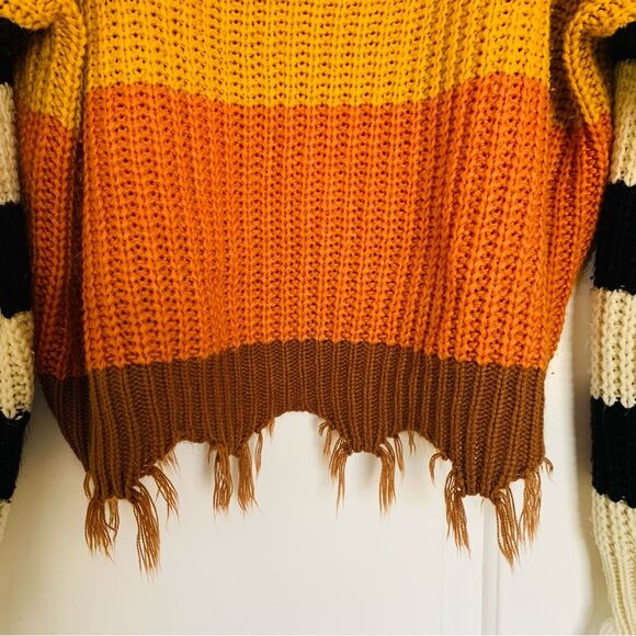 Boutique La Miel (WildFox Inspired) Chunky Knit Sweater | Size: M/L - Picture 3 of 6